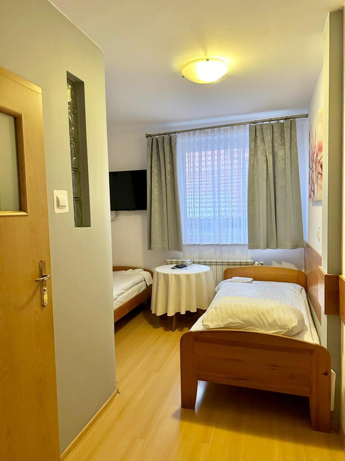 Motel Za Miedza Bralin Ngoại thất bức ảnh