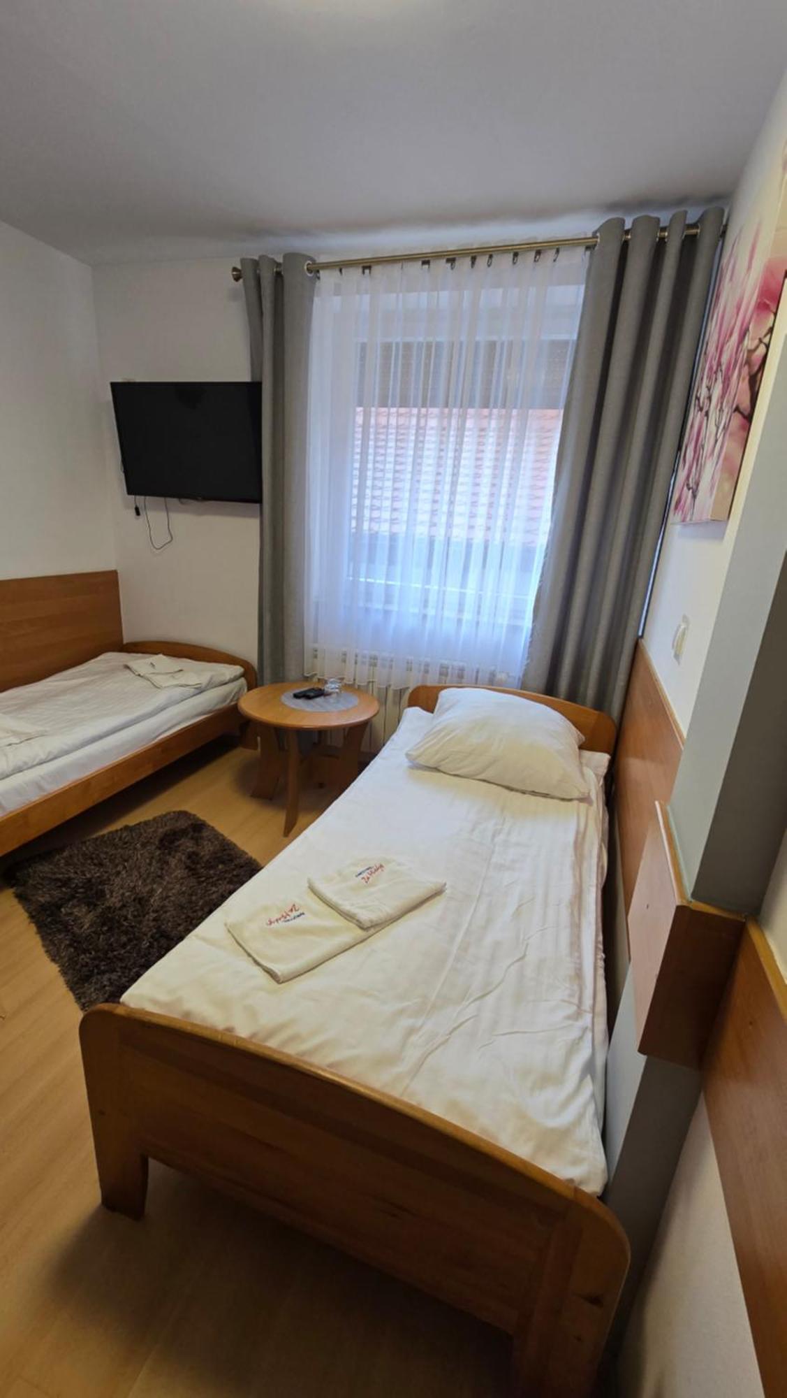 Motel Za Miedza Bralin Ngoại thất bức ảnh
